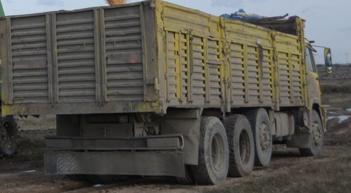 400 kamyon toprak çaldılar