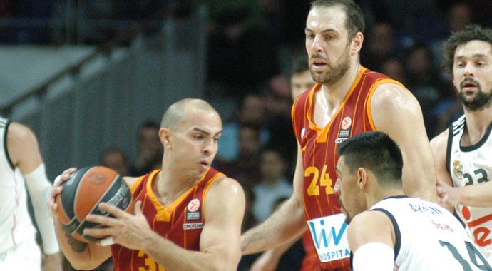 Galatasaray salladı, yıkamadı