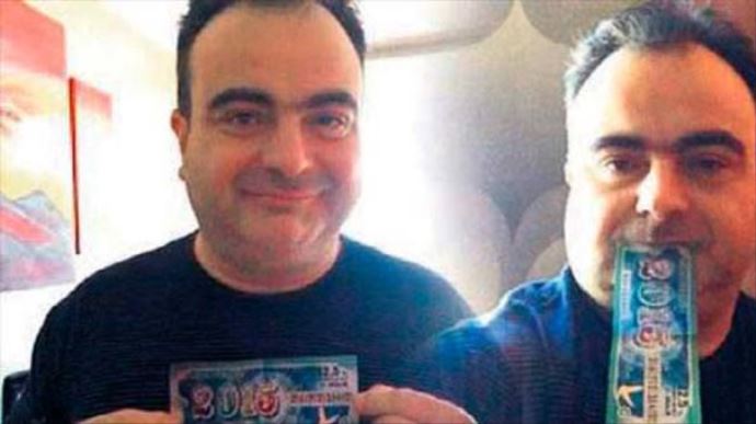Sahte biletle poz veren adamın hayatı karardı! Sahte biletle poz veren adamın hayatı karardı!