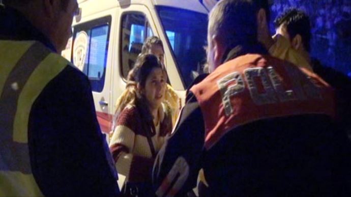 Polis, kocasını gözaltına aldı onun da doğum gününü kutladı Polis, kocasını gözaltına aldı onun da doğum gününü kutladı