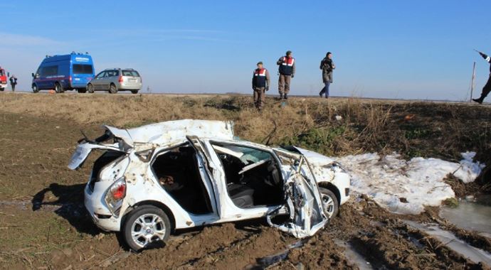 Tekirdağ'da feci kaza, 2 ölü 2 de yaralı var Tekirdağ'da feci kaza, 2 ölü 2 de yaralı var