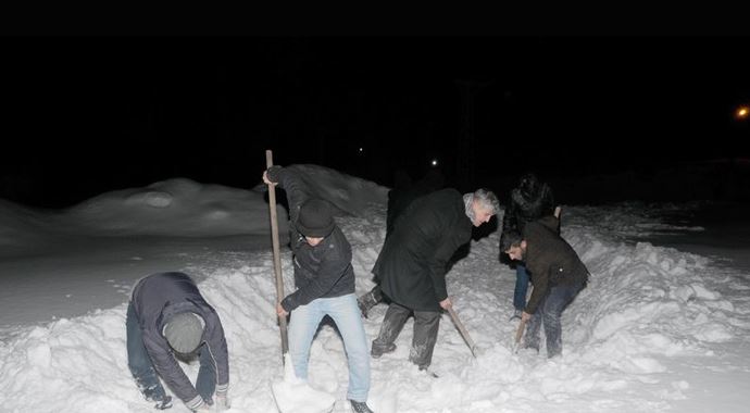 CHP'li başkanı aramaya giden partililer kayboldu! CHP'li başkanı aramaya giden partililer kayboldu!