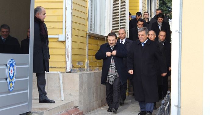 Abdullah Gül o karakolu ziyaret etti