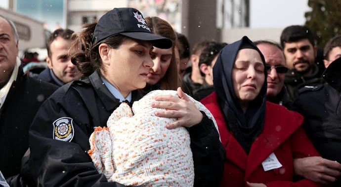 Trabzonspor&#039;dan Sultanahmet&#039;te şehit olan polisin ailesine ev desteği