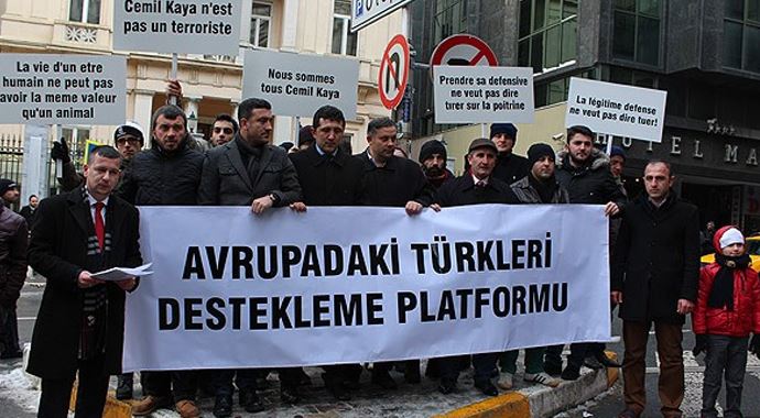Belçika'da öldürülen Türk için protesto Belçika'da öldürülen Türk için protesto