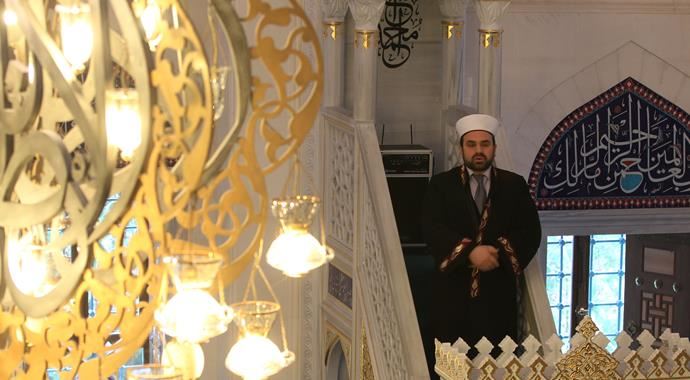 Paris saldırısı hutbe ve verilen vaazlarda kınandı Paris saldırısı hutbe ve verilen vaazlarda kınandı