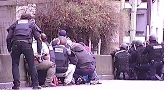 Paris&#039;te market saldırganı öldürüldü, 4 rehine hayatını kaybetti