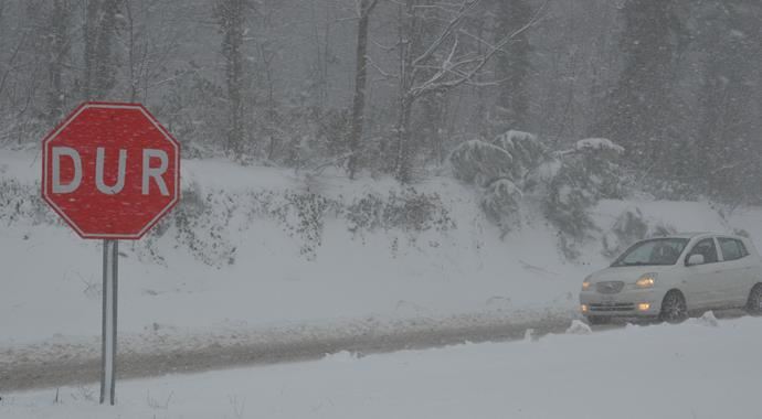 Zonguldak - İstanbul yolu kara teslim oldu Zonguldak - İstanbul yolu kara teslim oldu