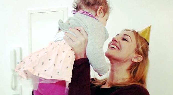 Meryem Uzerli'nin kızı 1 yaşında Meryem Uzerli'nin kızı 1 yaşında