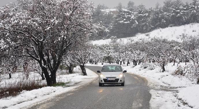 Manisa Kula&#039;da okullar tatil edildi