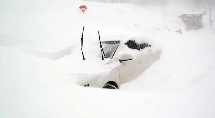 Uludağ'da kar kalınlığı 2 metreyi aştı Uludağ'da kar kalınlığı 2 metreyi aştı