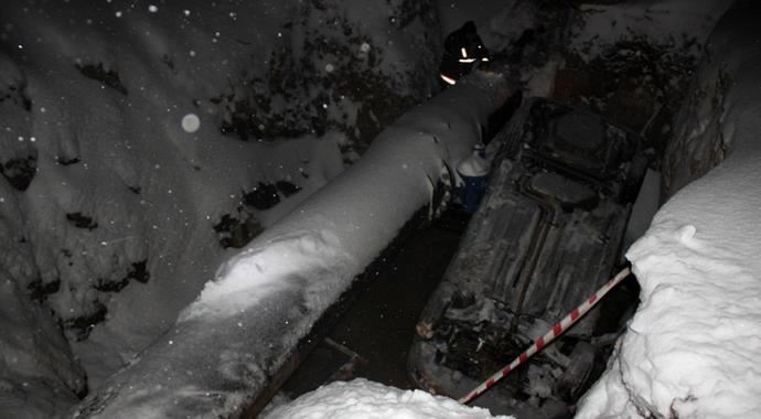 Ankara'da otomobil kanala uçtu, yaralılar var