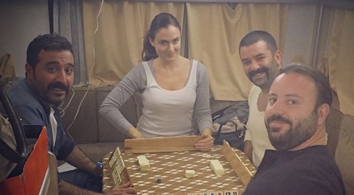 Bir set aşkı daha! Ceyda ile Bülent dünyaevine giriyor Bir set aşkı daha! Ceyda ile Bülent dünyaevine giriyor