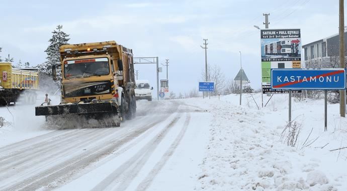 Kastamonu'da 491 köy karda mahsur kaldı Kastamonu'da 491 köy karda mahsur kaldı