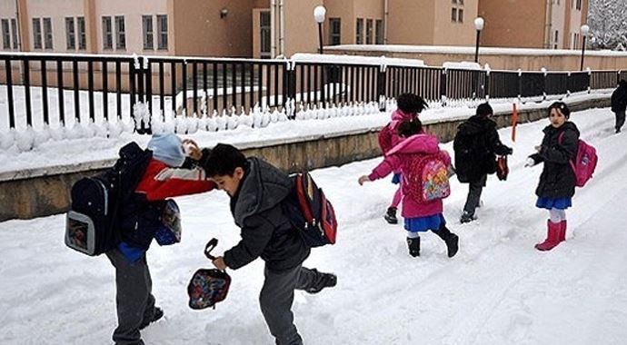İstanbul'da yarın okullar tatil mi? İstanbul'da yarın okullar tatil mi?
