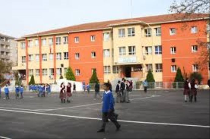 Kızlar tuvaletinde rezalete suçüstü!