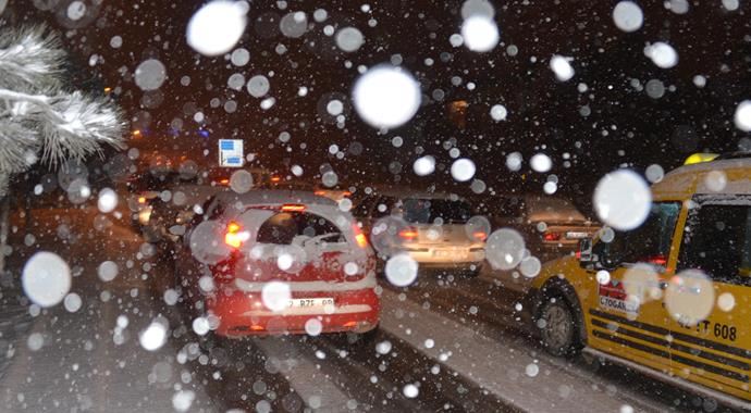 Konya - Afyonkarahisar yolu kapandı Konya - Afyonkarahisar yolu kapandı