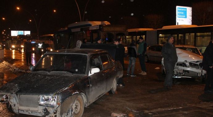 Ankara'da zincirleme kaza! Ankara'da zincirleme kaza!