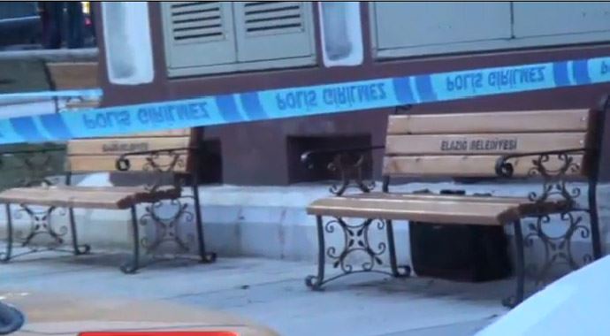 Şüpheli pakete vatandaşın müdahalesi korkuttu Şüpheli pakete vatandaşın müdahalesi korkuttu