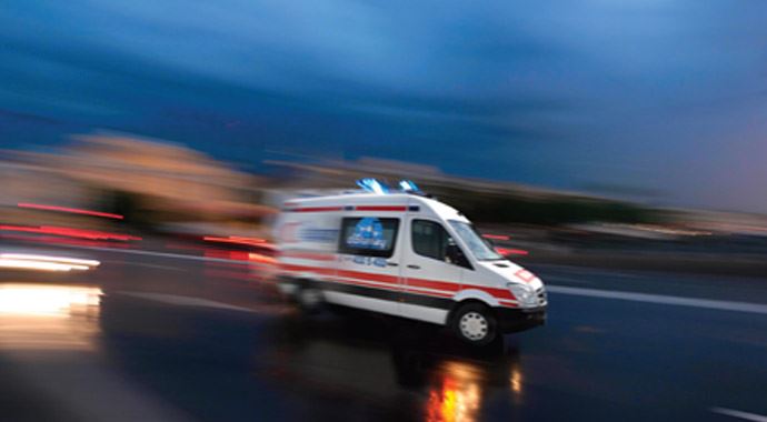 Malatya'da otobüs devrildi: 1 ölü 15 yaralı Malatya'da otobüs devrildi: 1 ölü 15 yaralı