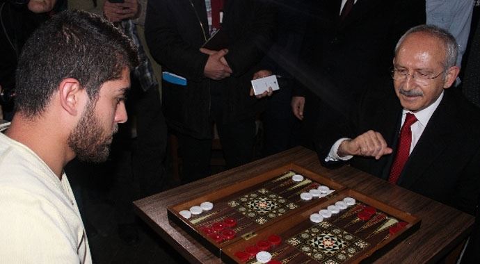Kılıçdaroğlu&#039;nun tavla keyfi