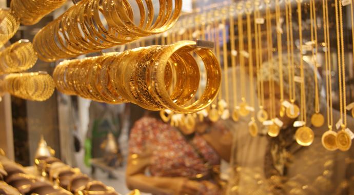 Gram altın 100 lirayı aşınca satışlar patladı