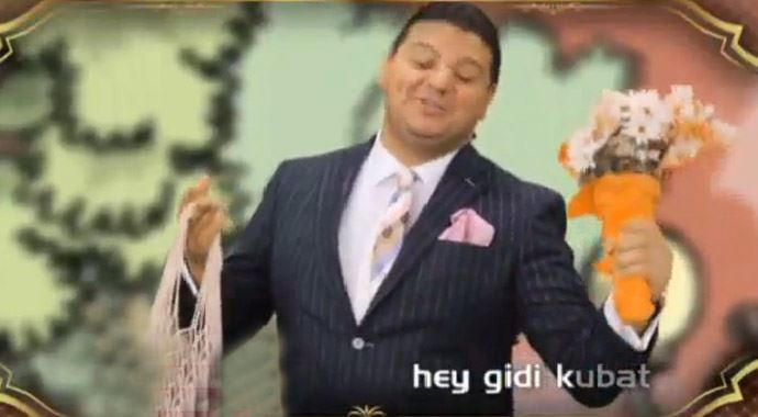 Beyaz'dan Sevgililer Günü şarkısı Beyaz'dan Sevgililer Günü şarkısı