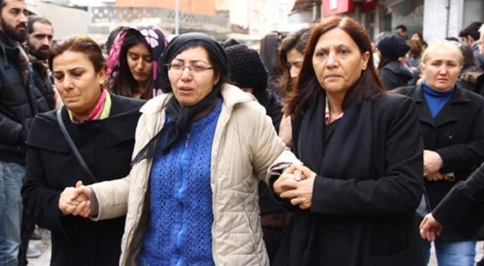 Acılı anne katillerin en büyük cezayı almalarını istedi 