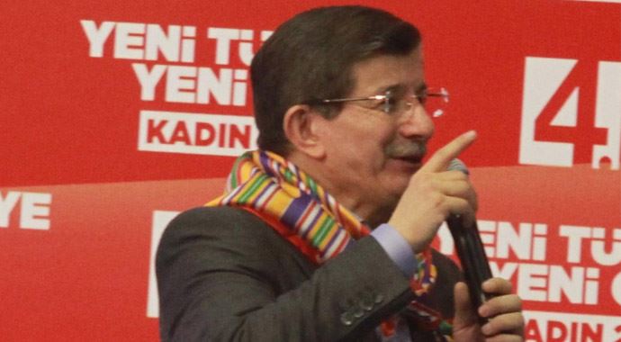 Başbakan Davutoğlu, Özgecan için Fatiha okuttu Başbakan Davutoğlu, Özgecan için Fatiha okuttu
