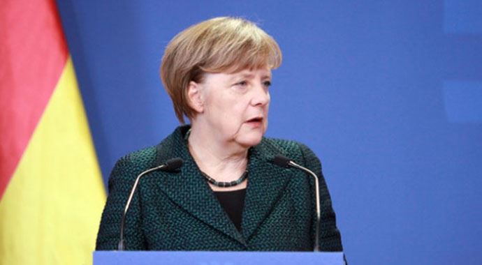 Merkel oy kaybetti! Merkel oy kaybetti!