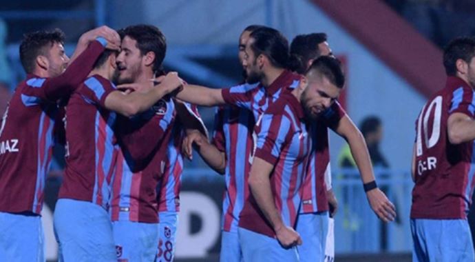 Trabzonspor- Napoli maçının hakemleri açıklandı Trabzonspor- Napoli maçının hakemleri açıklandı