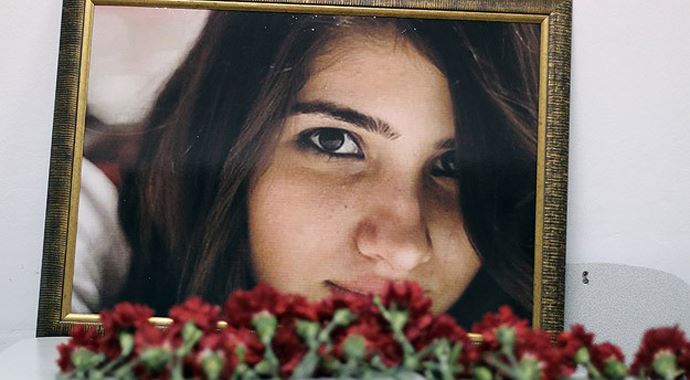 Beyoğlu'nda bir sokağa Özgecan'ın adı verildi Beyoğlu'nda bir sokağa Özgecan'ın adı verildi