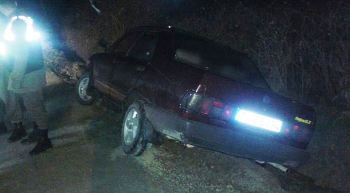 Alkollü sürücünün aracı yan yattı Alkollü sürücünün aracı yan yattı