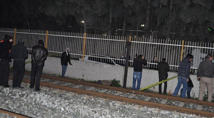 Tren altında kalan kişi öldü