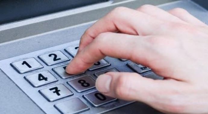 Yunanistan'da ATM paniği Yunanistan'da ATM paniği