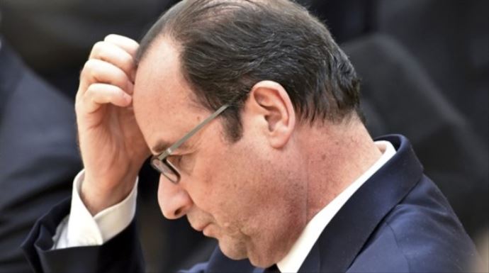 Hollande, Valls'ı savundu Hollande, Valls'ı savundu