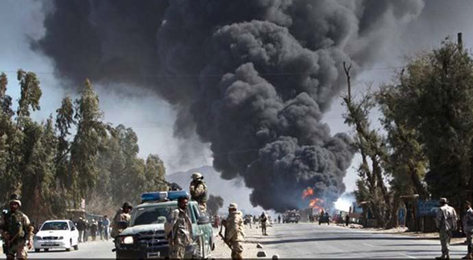 Afganistan'da saldırı: 11 polis hayatını kaybetti Afganistan'da saldırı: 11 polis hayatını kaybetti