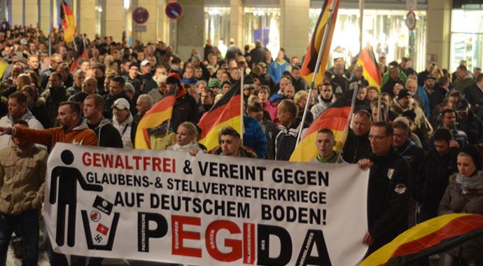 PEGIDA bölündü! PEGIDA bölündü!