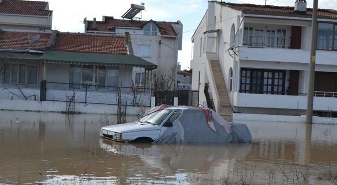 Edirne'de alarm verildi! Yüzlerce kişi tahliye ediliyor Edirne'de alarm verildi! Yüzlerce kişi tahliye ediliyor