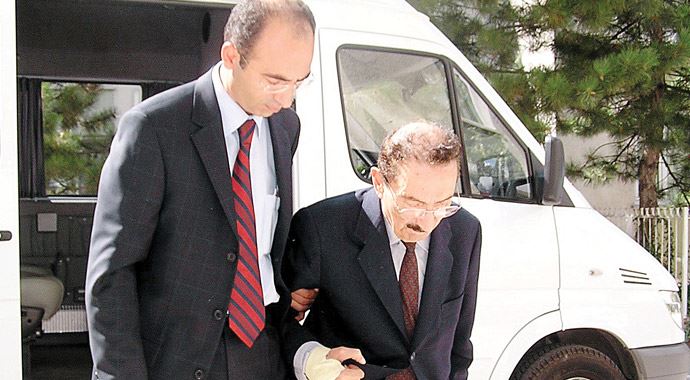 Ecevit'in koruması AK Parti'den aday adayı Ecevit'in koruması AK Parti'den aday adayı