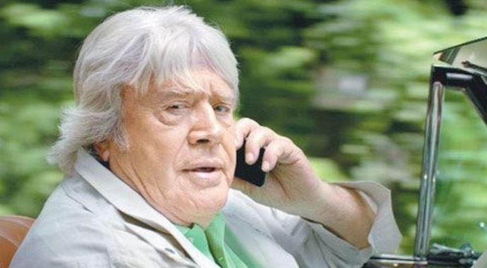 İşte Cüneyt Arkın'ın Özgecan şiiri İşte Cüneyt Arkın'ın Özgecan şiiri