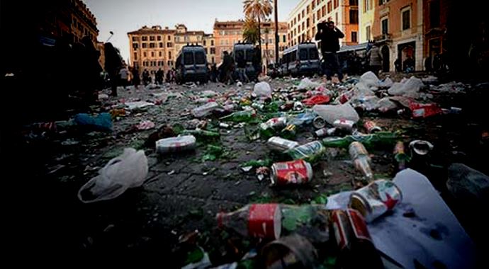 Holiganlar Roma'yı yerle bir etti! Holiganlar Roma'yı yerle bir etti!