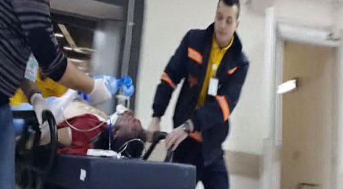 Otomobil altında kalan yaya ağır yaralı Otomobil altında kalan yaya ağır yaralı