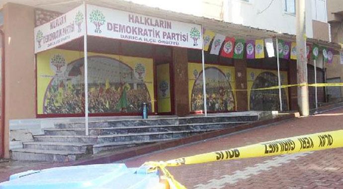 HDP'nin ilçe binasına saldırı HDP'nin ilçe binasına saldırı