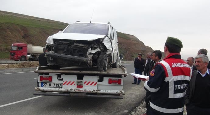 Batman&#039;da iki arabanın karıştığı kazada yaralılar var