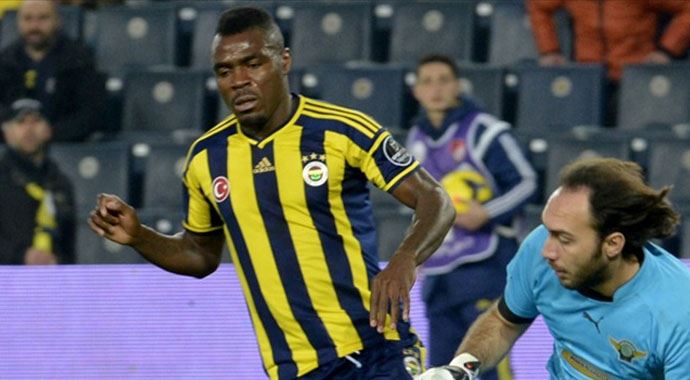 Emenike'den şaşırtan 'Twitter' kararı Emenike'den şaşırtan 'Twitter' kararı