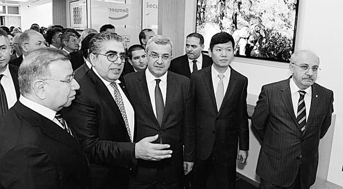 Samsung Türkiye'deki ilk Ar-Ge merkezini açtı Samsung Türkiye'deki ilk Ar-Ge merkezini açtı