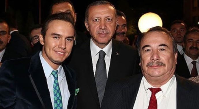 Ünlü sanatçının babası adaylıktan çekildi Ünlü sanatçının babası adaylıktan çekildi