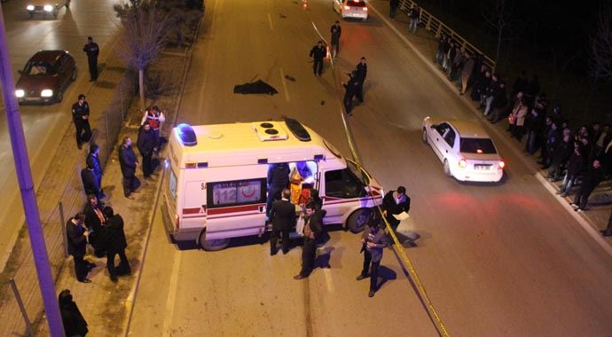 Başkasına yazdığı mesajlarını gören eşinden kaçıp ölüme atladı Başkasına yazdığı mesajlarını gören eşinden kaçıp ölüme atladı