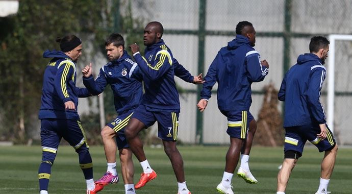 Fenerbahçe Konyaspor'a hazırlanıyor Fenerbahçe Konyaspor'a hazırlanıyor